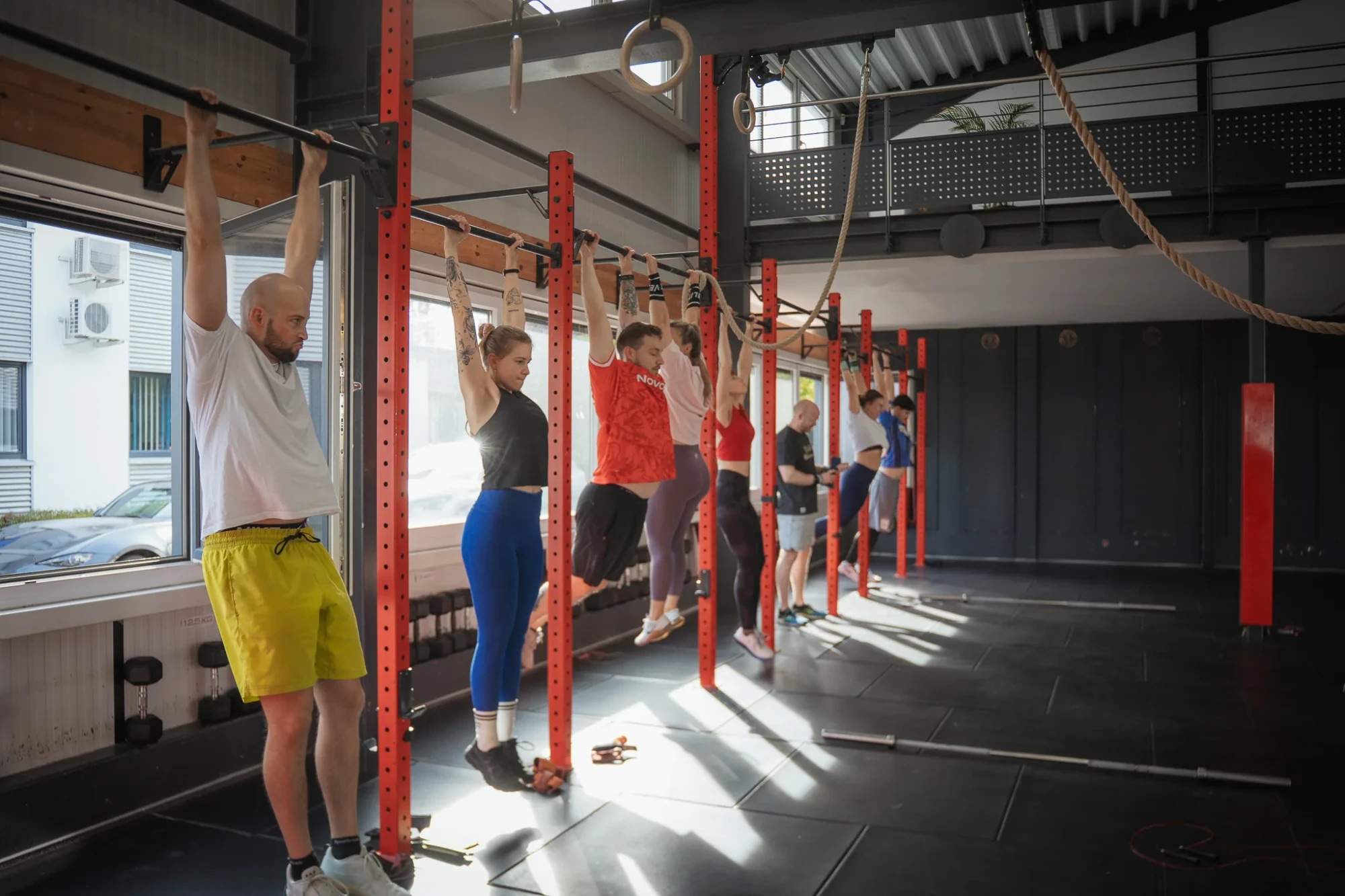 Gruppe beim Klimmzug-Training bei CrossFit Bad Kreuznach